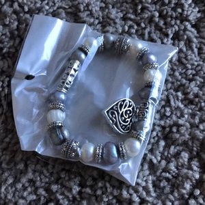 Black and white pearl bracelet